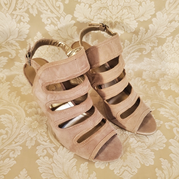 BCBG Paris Nude Flesh Tone Cut Out Peep Toe Suede Slingback High Heel Sandals - Picture 5 of 12